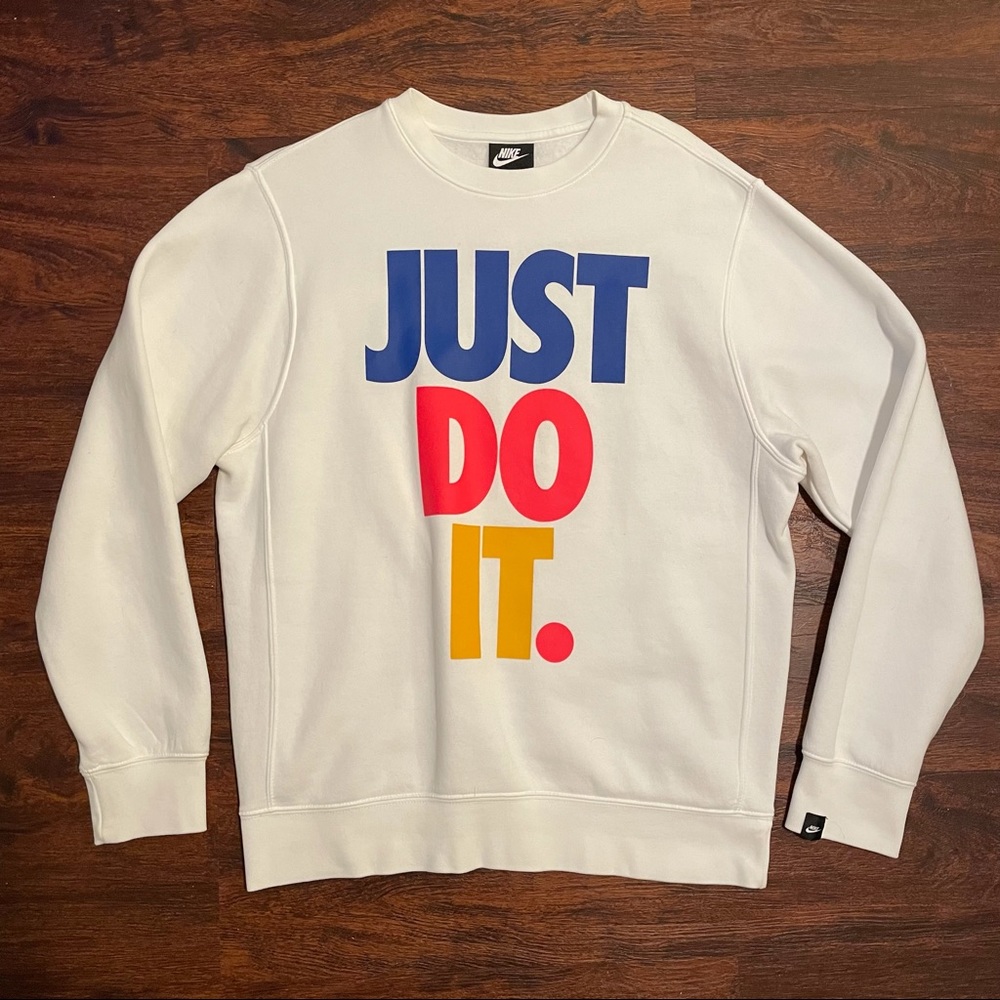 Nike “Just Do It” crew sweatshirt - Size Medium
